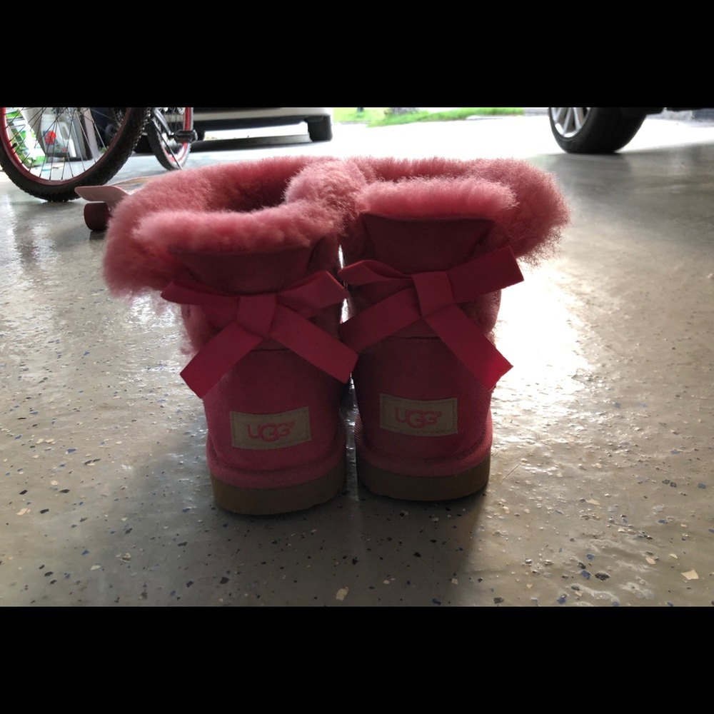 EUC UGG Bailey Bow Boot in Pink Azalea US 4 EUR 34